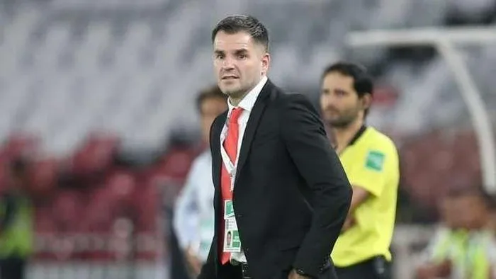 Simon McMenemy trở thành cựu HLV Indonesia.
