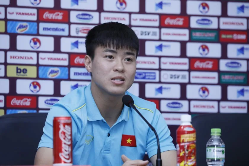 Trung vệ Duy Mạnh: Thầy Park luôn truyền tinh thần dân tộc đến các cầu thủ ảnh 1