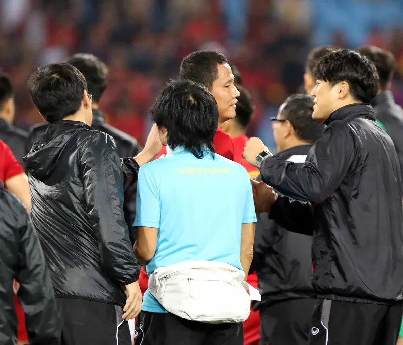 Những hình ảnh đáng nhớ qua trận Việt Nam - Thái Lan ảnh 5