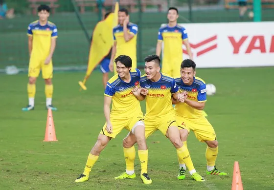 Phiếu bầu chọn Quả bóng vàng VN 2019 được gởi đến các đại biểu ảnh 2