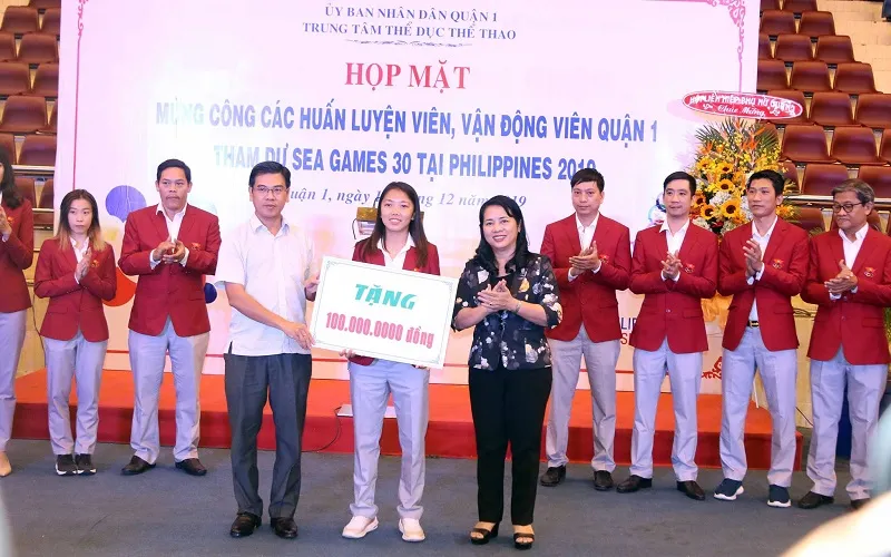 Trung tâm TDTT quận 1 tổ chức mừng công cho các HLV, VĐV dự SEA Games 30 ảnh 1