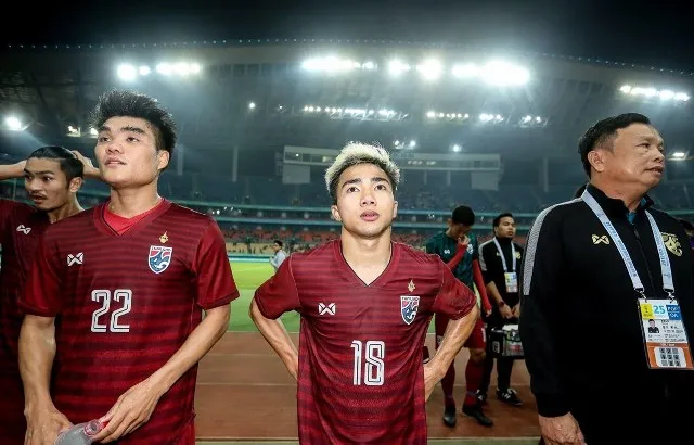 Tiến Linh bác bỏ quan điểm ‘chiến đấu vì lương thấp’ của Chanathip ảnh 1