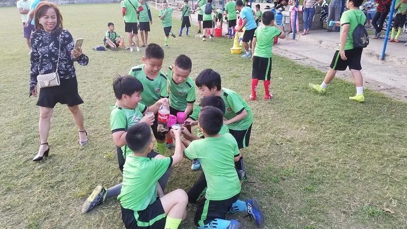 Nở rộ mô hình bóng đá cộng đồng ở Huế ảnh 2