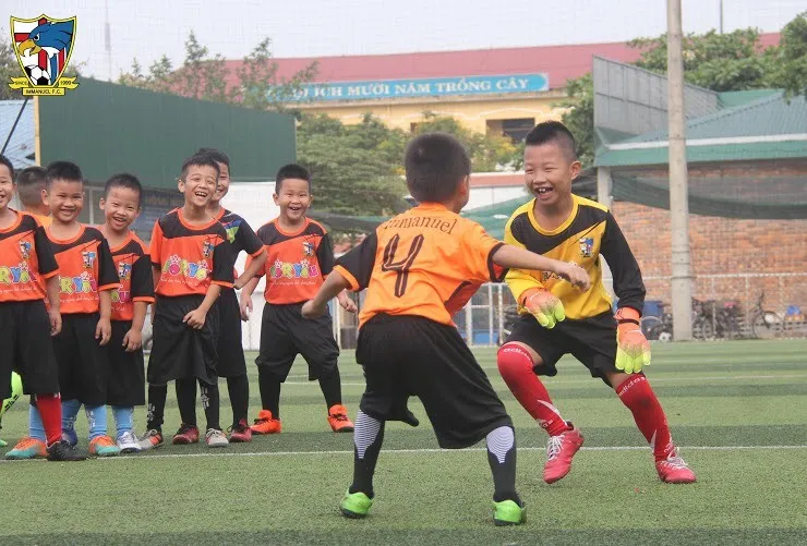 Nở rộ mô hình bóng đá cộng đồng ở Huế ảnh 1