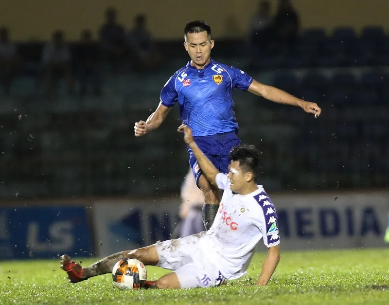 Thanh lý Thiago, CLB Quảng Nam gia hạn hợp đồng với tiền đạo ĐT Việt Nam ảnh 1