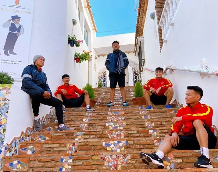 ĐT futsal Việt Nam thả lỏng và thư giãn cuối tuần ảnh 1