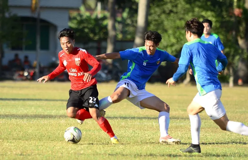 Trụ hạng, cái vòng ‘kim cô’ khó gỡ của bóng đá miền ĐBSCL ảnh 1