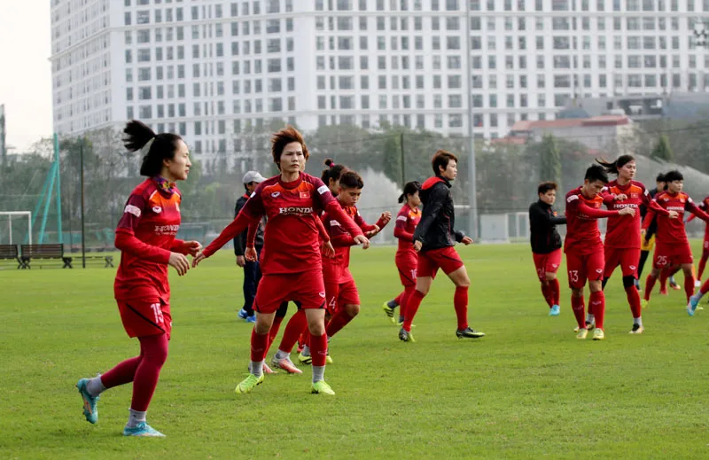 Đội tuyển nữ Việt Nam hội đủ lực lượng ảnh 1