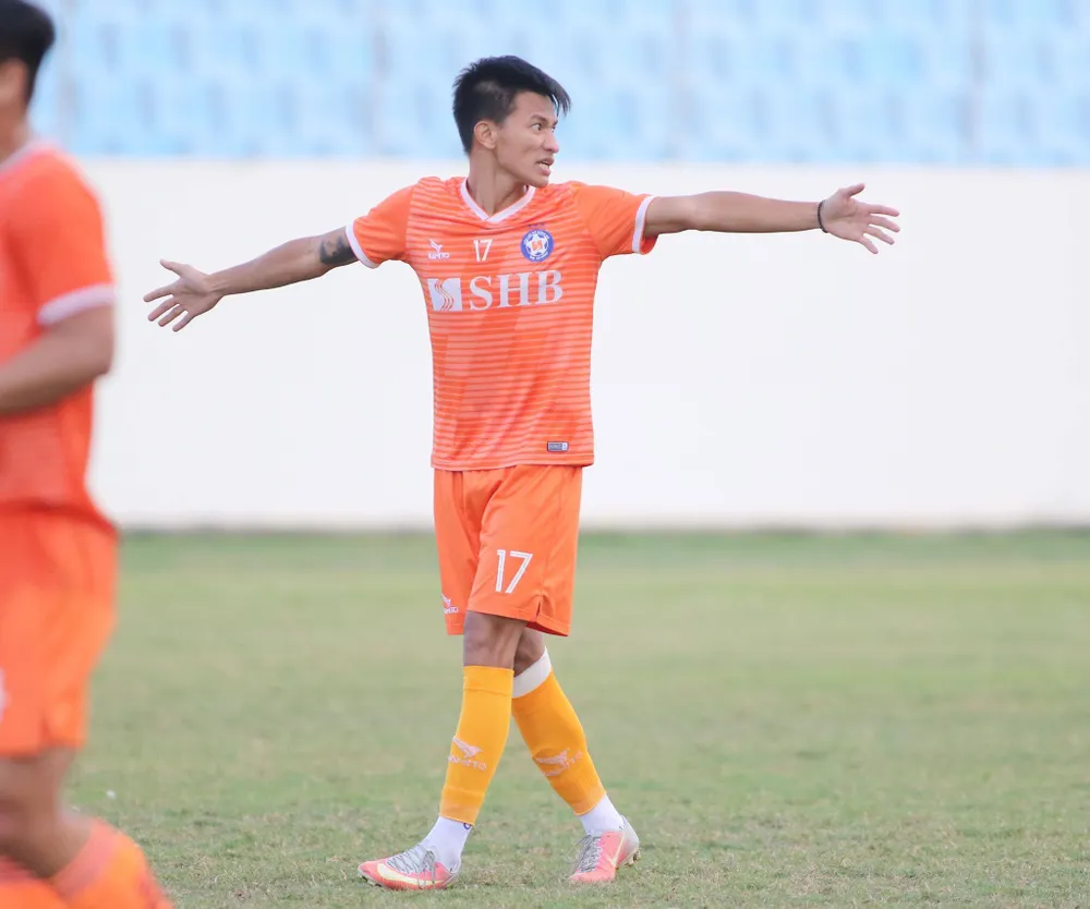 Tiền vệ Hồ Ngọc Thắng bất ngờ chia tay Đà Nẵng cận giờ mùa bóng khai cuộc. Ảnh: VIẾT ĐỊNH