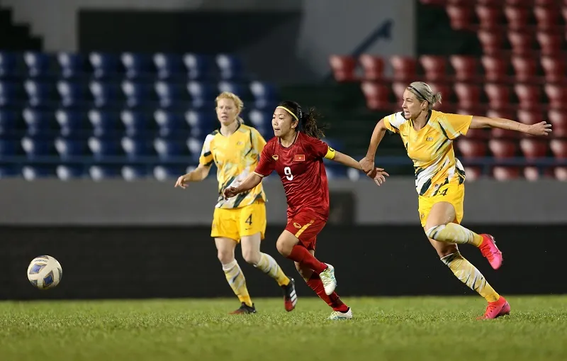 Huỳnh Như tỏa sáng với bàn rút ngắn tỷ số cho ĐT Việt Nam