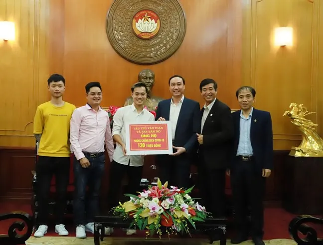 Văn Toàn tại Ủy ban Trung ương Mặt trận Tổ quốc Việt Nam ngày 22-3. Ảnh: MTTQVN