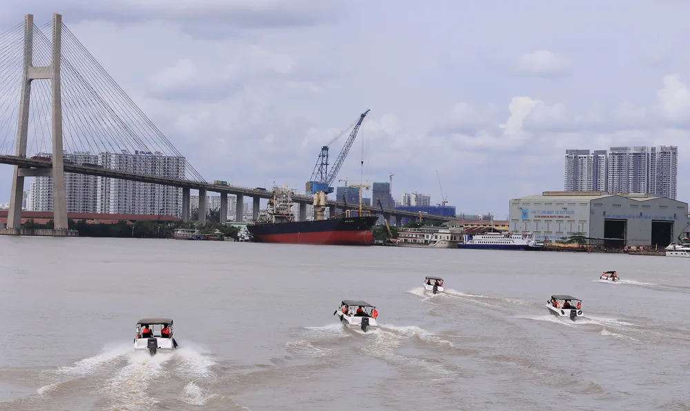Biên phòng thành phố được trang bị tàu và ca nô hiện đại ảnh 4