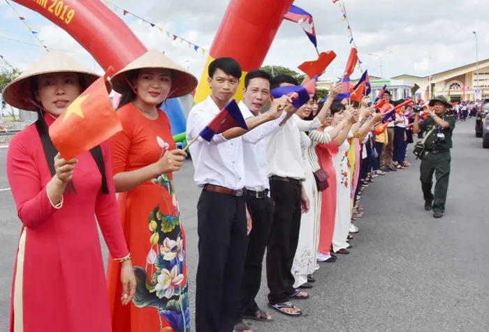 Tăng cường quản lý, bảo vệ và đảm bảo an ninh trật tự khu vực biên giới ảnh 8