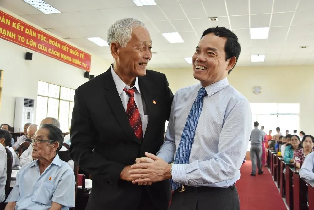 Hóc Môn: 72 đảng viên nhận Huy hiệu Đảng đợt 2-9 ảnh 2