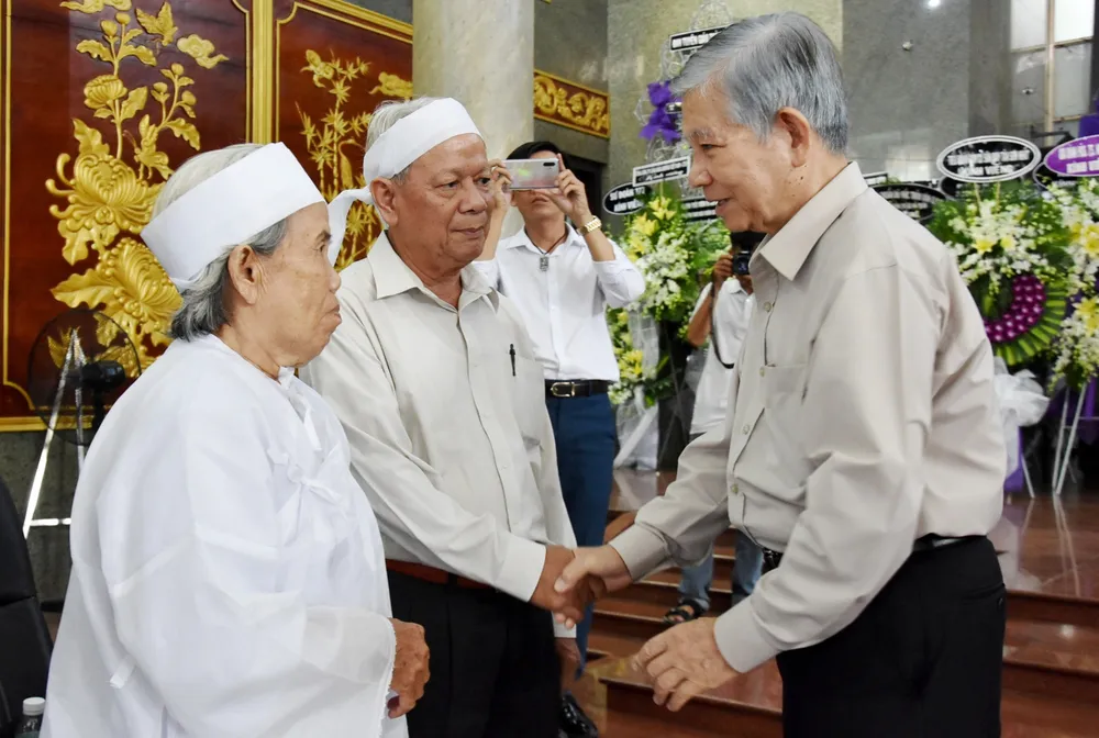 Lễ viếng phi công huyền thoại Nguyễn Văn Bảy ảnh 9