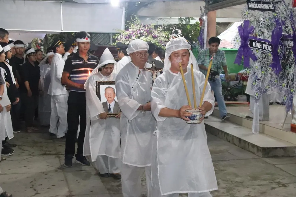 Nhân sĩ Nguyễn Hữu Hạnh đã an nghỉ nơi quê hương “Đất thép thành đồng” ảnh 5