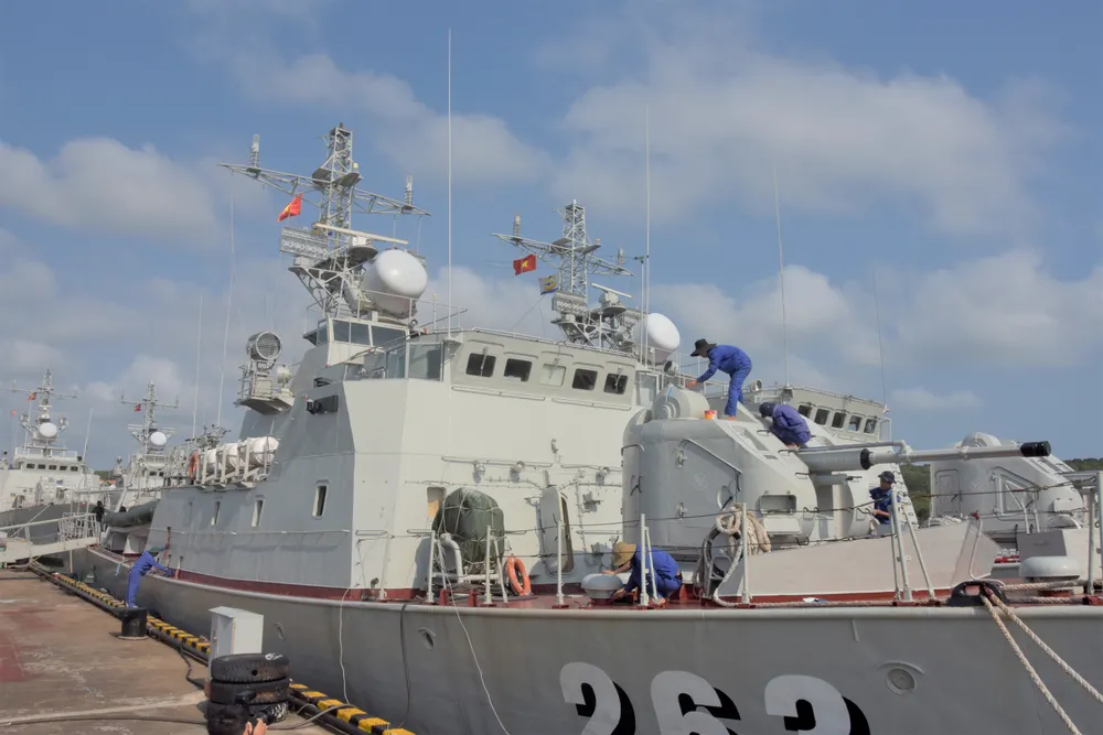 Đoàn đại biểu TPHCM thăm, chúc Tết cán bộ, chiến sĩ trên Vùng biển Tây Nam Tổ quốc ảnh 5