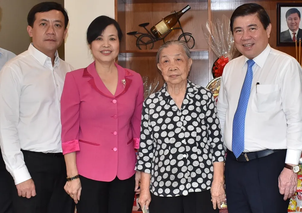 Đồng chí Nguyễn Thành Phong thăm, chúc tết một số đơn vị quân đội và cá nhân ảnh 2