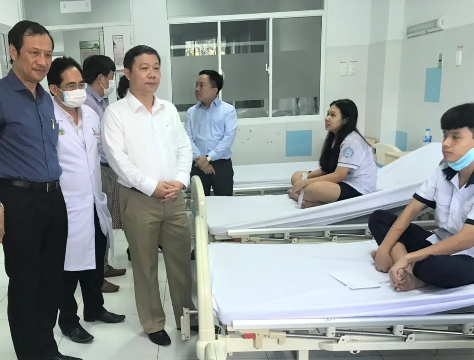 Công an điều tra vụ cây phượng bật gốc tại Trường THCS Bạch Đằng làm 1 học sinh tử vong ảnh 2