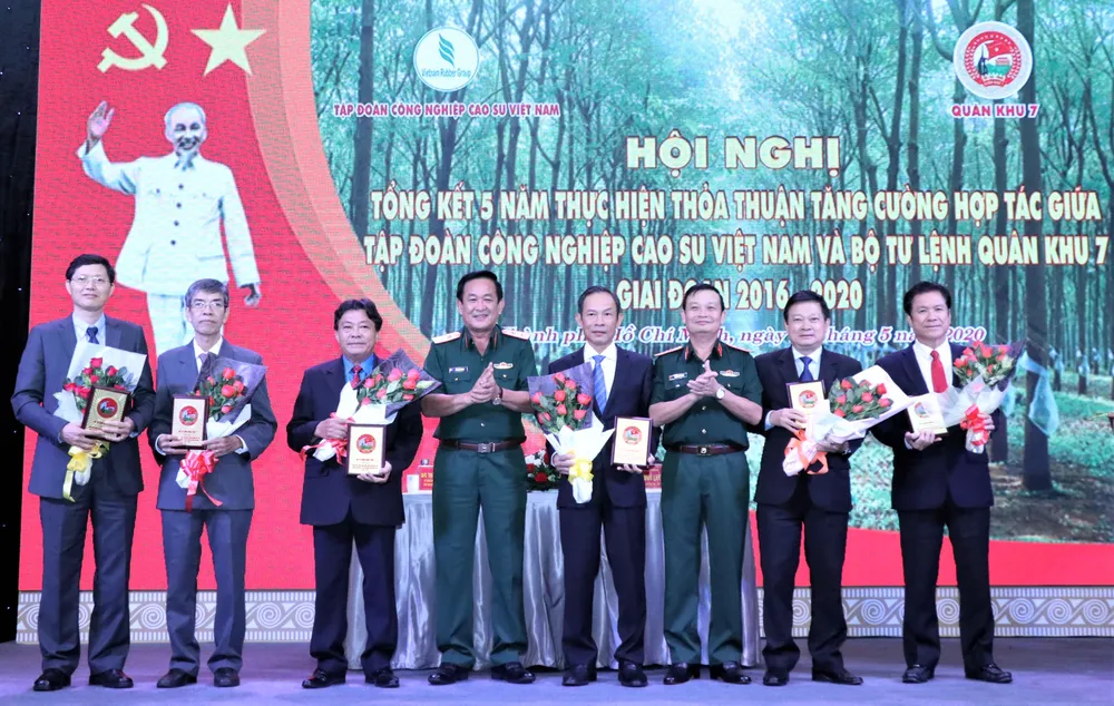 Phát triển ngành cao su gắn với thế chiến lược quốc phòng ảnh 2