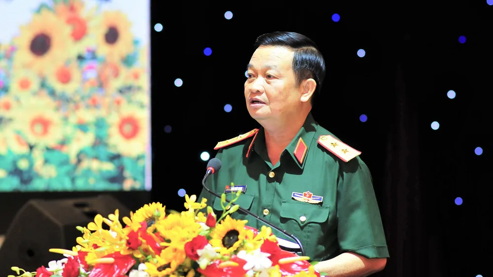 Trung tướng Trần Hoài Trung, Bí thư Đảng ủy, Chính ủy Quân khu 7 tại buổi họp mặt