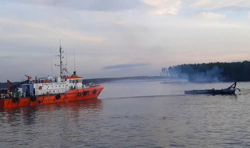 Tàu kéo bốc cháy trên sông Lòng Tàu, 4 người được cứu sống ảnh 4