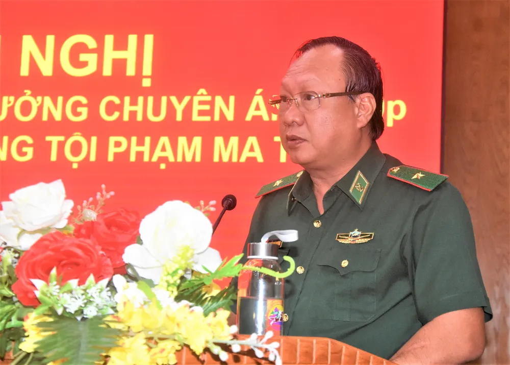 Tặng 230 triệu đồng cho ban chuyên án phá đường dây vận chuyển gần 170kg ma túy đi Hàn Quốc ảnh 1