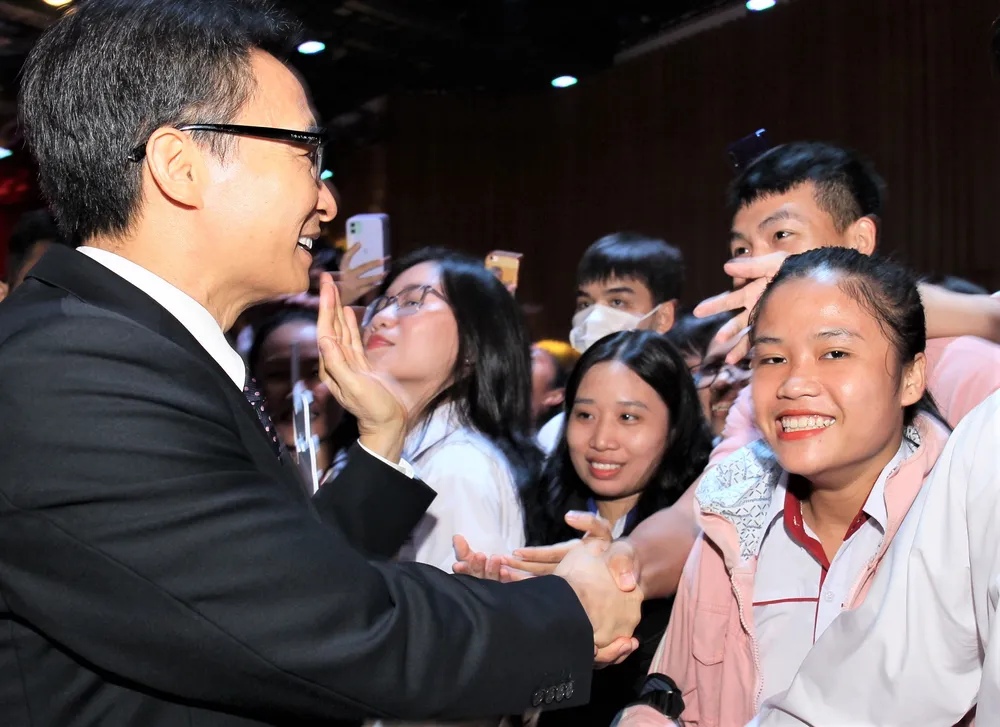 Ai là người làm cho đất nước giàu, nếu không phải là người Việt Nam ảnh 2