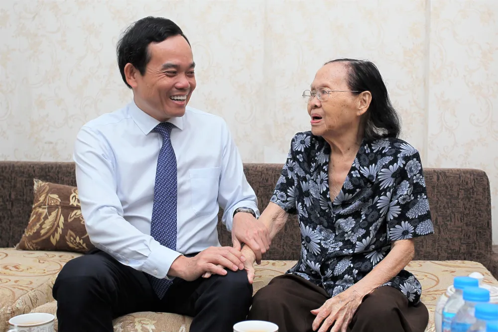 Phó Bí thư Thường trực Thành ủy TPHCM Trần Lưu Quang: “Ghi nhớ công lao của các thầy thuốc” ảnh 1