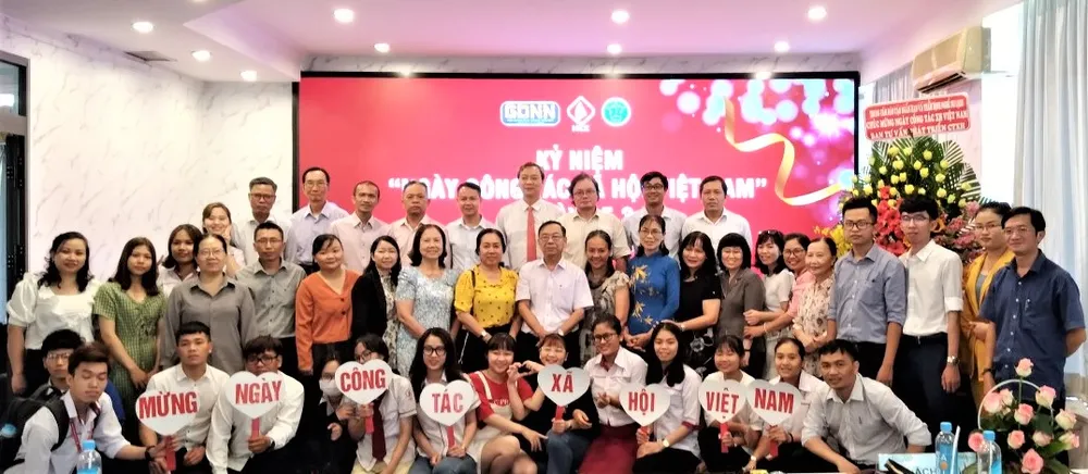 Thầm lặng nghề “làm dâu trăm họ“ ảnh 1