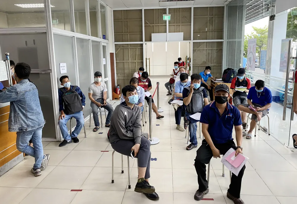 Không để dịch lây nhiễm tại cảng biển và nhà máy ảnh 2