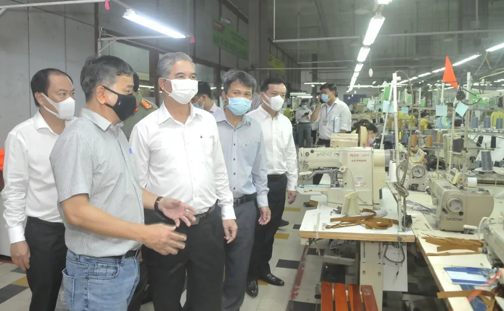 Không để dịch lây nhiễm tại cảng biển và nhà máy ảnh 3