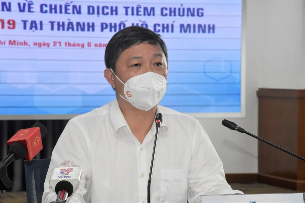 Phó Chủ tịch UBND TPHCM Dương Anh Đức: “Không có sự phân biệt, chọn lọc người được tiêm vaccine Covid-19” ảnh 1