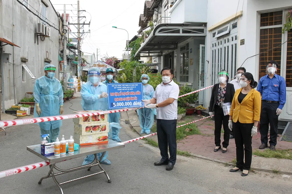 Chăm lo người yếu thế, công nhân bị ảnh hưởng bởi dịch Covid-19 ảnh 1