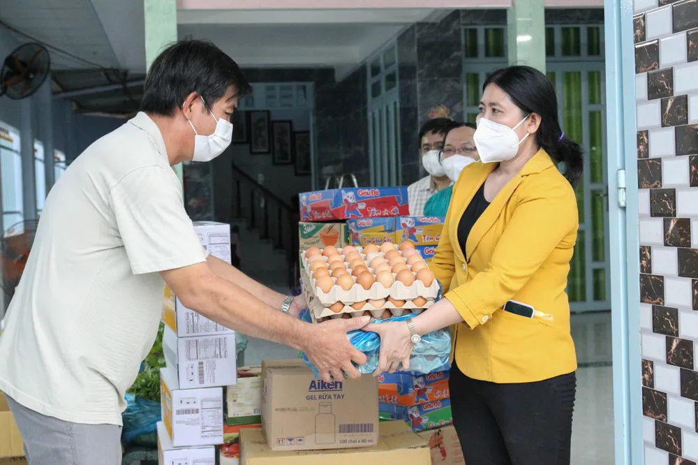 Chăm lo người yếu thế, công nhân bị ảnh hưởng bởi dịch Covid-19 ảnh 2