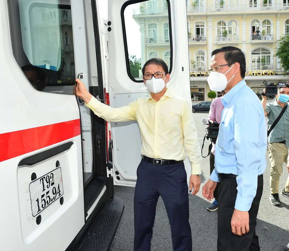 TPHCM tiếp nhận phương tiện, vật tư y tế do THACO trao tặng trị giá 161 tỷ đồng ảnh 4