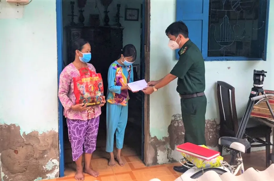 TPHCM: Học sinh xã đảo Thạnh An (Cần Giờ) đi học lại sau ngày 30-9 ảnh 1