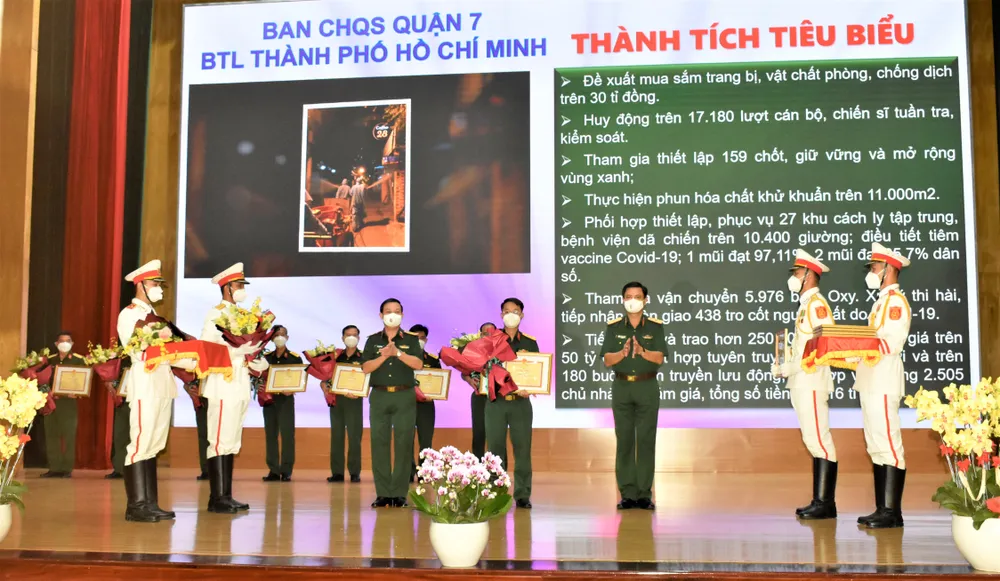 Quân khu 7 tuyên dương 126 tập thể, cá nhân điển hình trong công tác phòng chống dịch ảnh 4