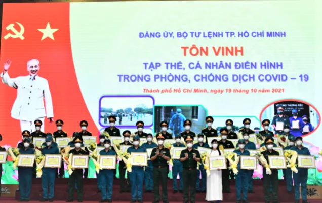 Bộ Tư lệnh TPHCM tôn vinh 154 tập thể, cá nhân điển hình trong phòng chống dịch ảnh 4