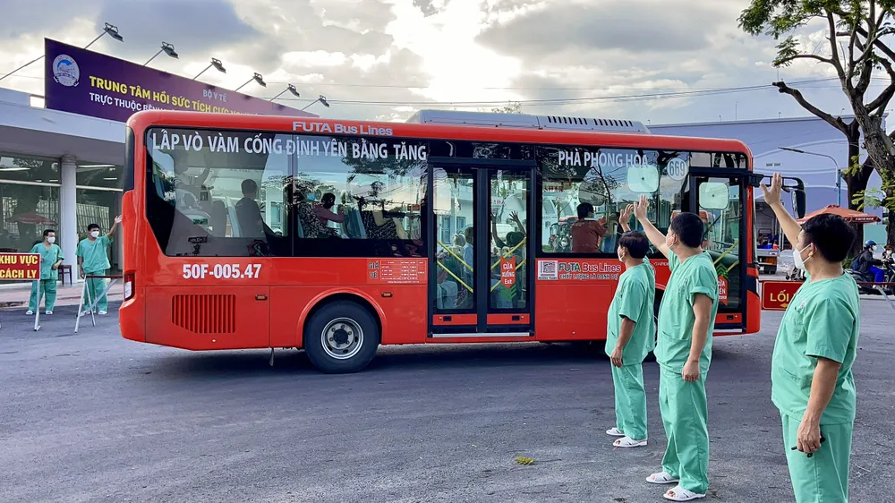 Thứ trưởng Bộ Y tế: Các địa phương cần bố trí địa điểm thu dung, điều trị, không thể "Zero Covid-19" ảnh 6