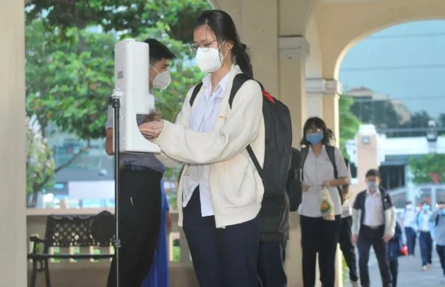 TPHCM: Sinh viên, học sinh trở lại trường học trực tiếp ảnh 6