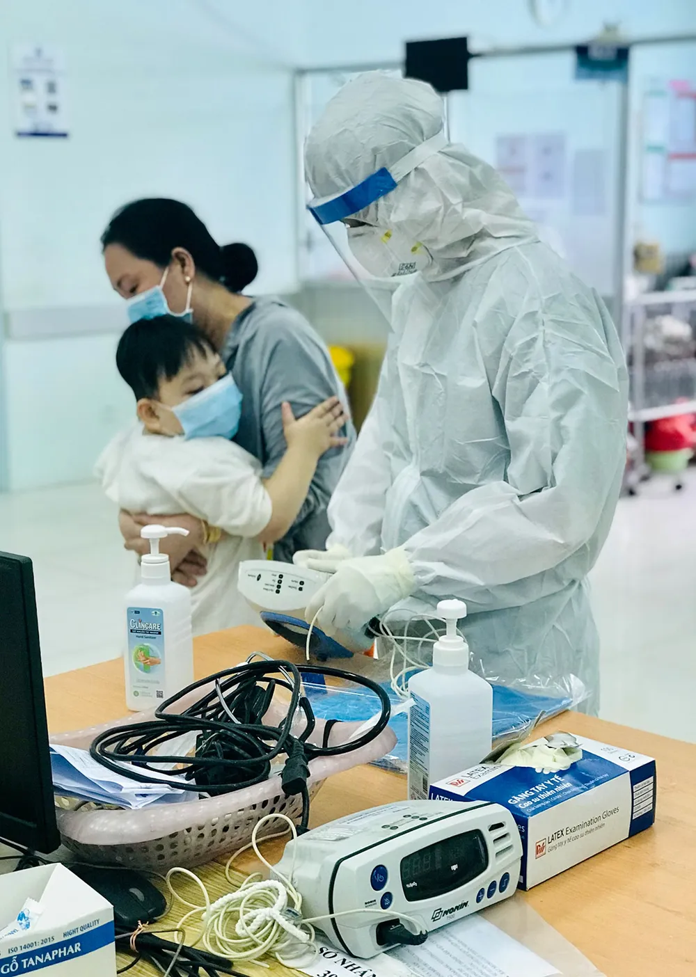 Bệnh viện đầu tiên của cả nước thành lập khoa Covid-19 ảnh 4