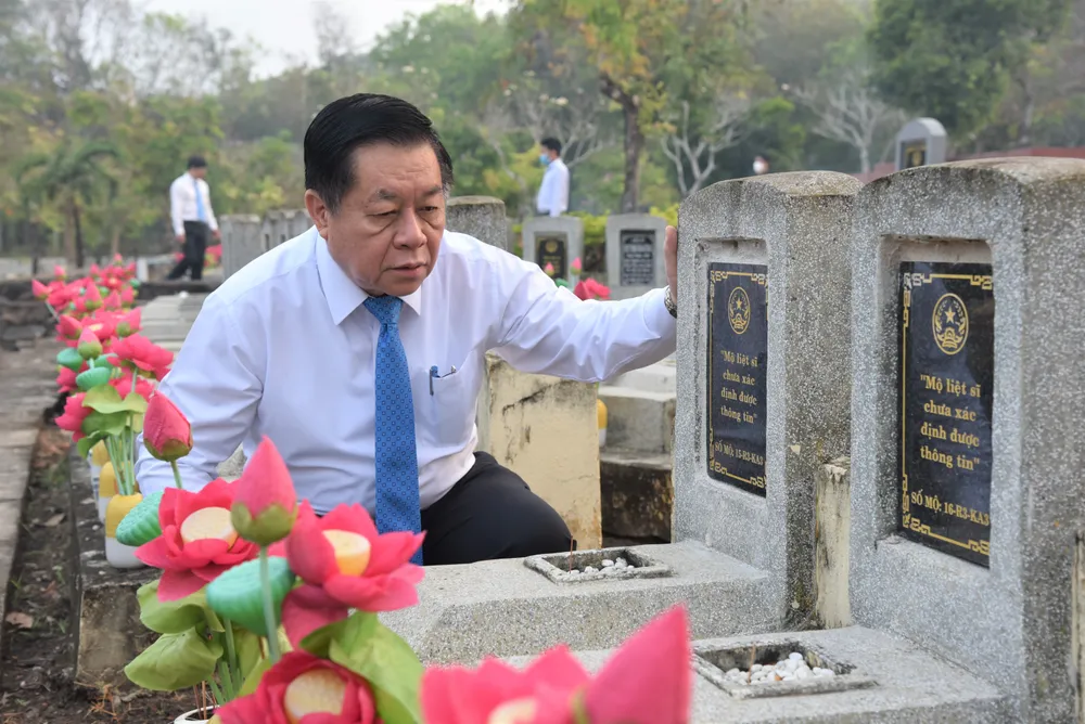Trưởng ban Tuyên giáo Trung ương Nguyễn Trọng Nghĩa dự các hoạt động “Xuân chiến sĩ” tại Tây Ninh ảnh 3