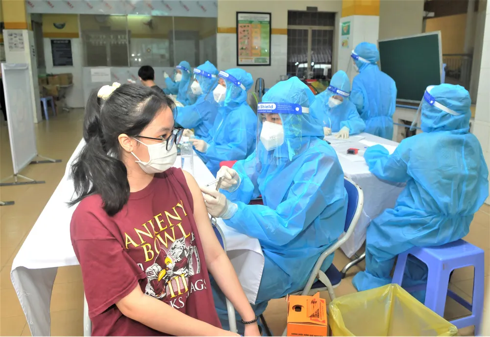TPHCM triển khai tiêm vaccine Covid-19 mũi 4  ảnh 2