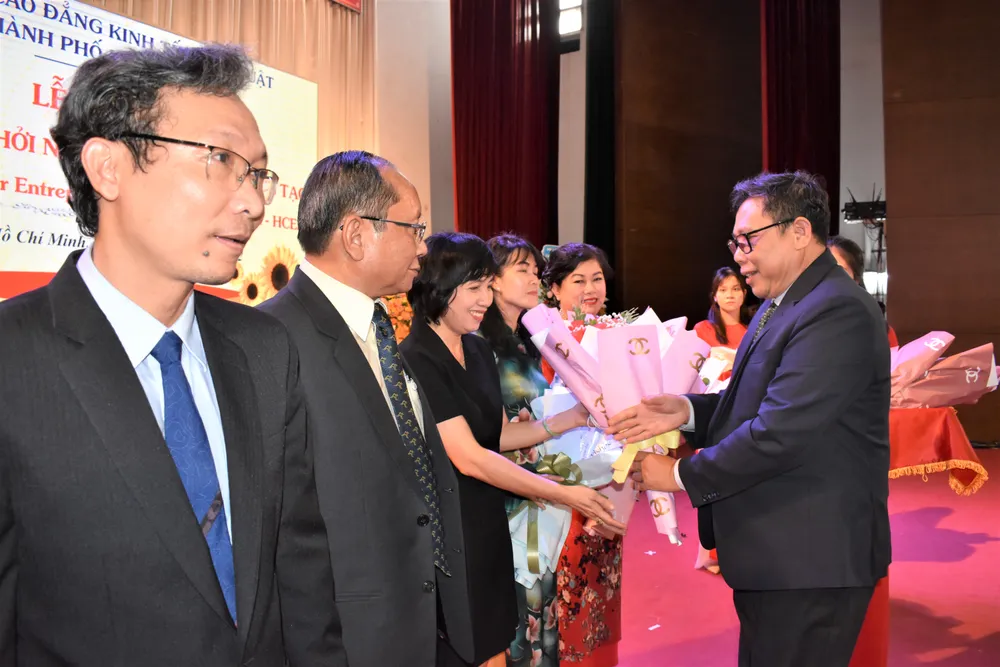 Thêm một trường cao đẳng ra mắt trung tâm khởi nghiệp ảnh 1