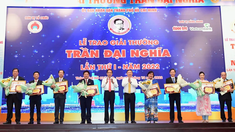 12 nhà giáo tiêu biểu được trao tặng Giải thưởng Trần Đại Nghĩa lần 1 ảnh 1