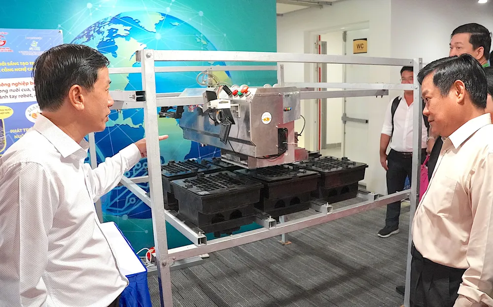 Mô hình dự án nuôi cua của TS Lê Mai Tùng. QUANG HUY