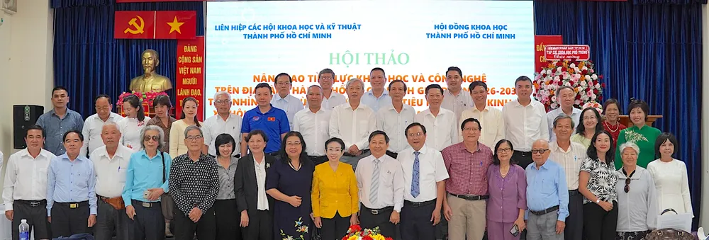 Các chuyên gia, nhà khoa học tại hội thảo. ẢNH QUANG HUY