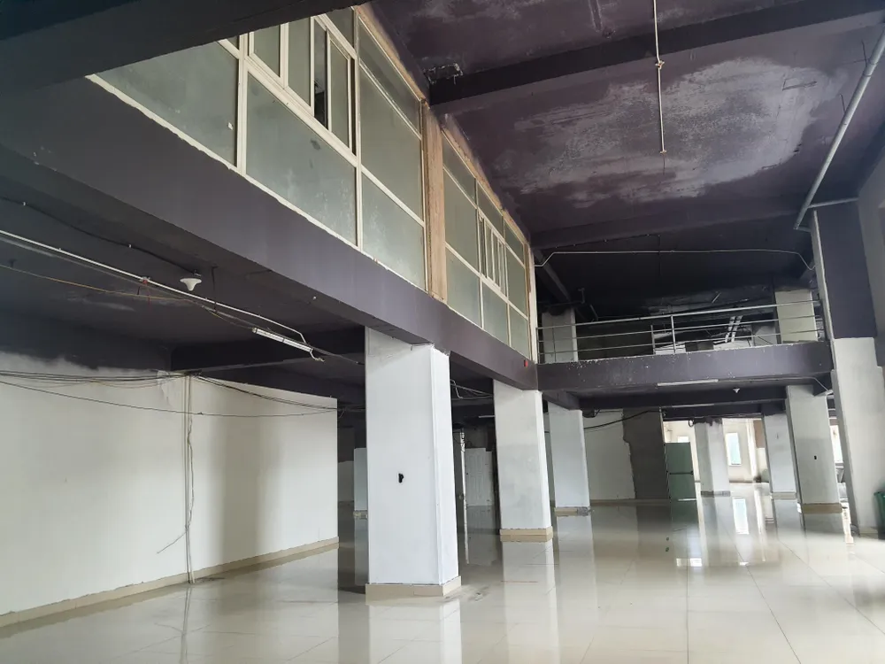 Cận cảnh chung cư xây dựng 10 năm chưa xong đã cho dân vào ở ảnh 2