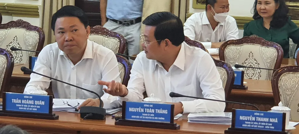 Thủ tục hành chính vẫn là điểm nghẽn lớn nhất của phát triển kinh tế-xã hội TPHCM ảnh 1